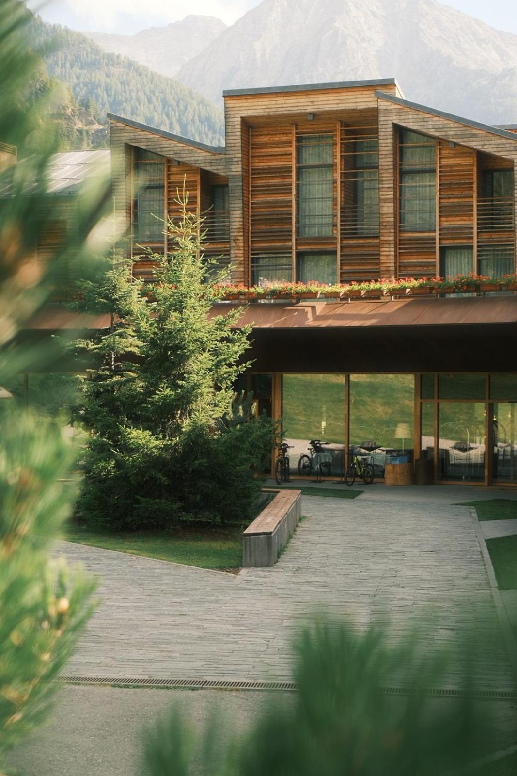 Aethos Monterosa Hotel Champoluc Exterior photo